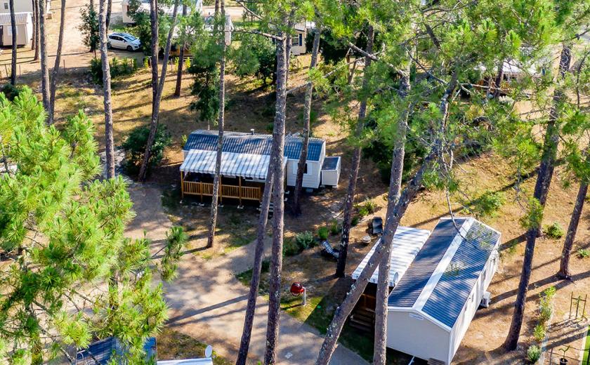 Vue aérienne des mobil homes du camping Les Dunes de Contis